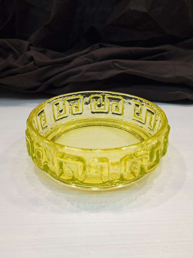 Riihimäen lasi taalari dessert bowl, uranium glass