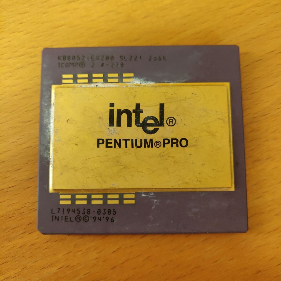 Intel Pentium Pro Processor 200MHz retro CPU