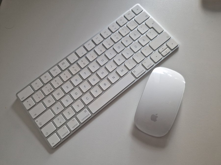 Apple Magic Keyboard  Magic Mouse