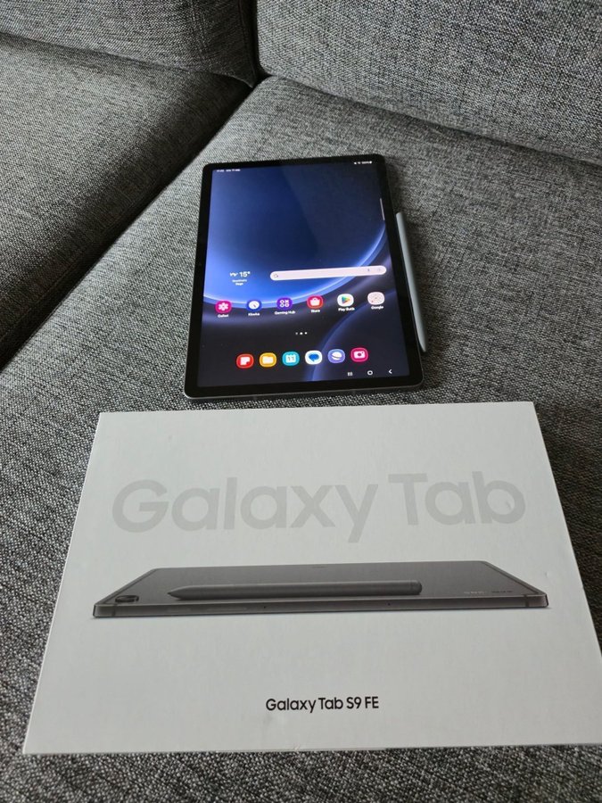 Samsung Galaxy Tab S9 FE WiFi surfplatta köpt juli 2024. Nypris 6500kr