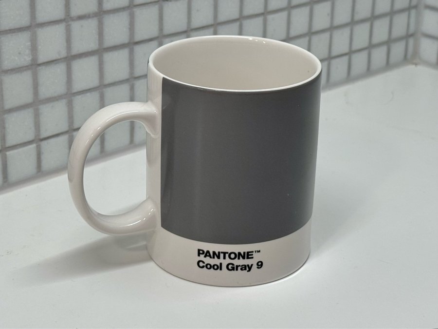 Pantone Mugg Cool Gray 9