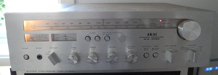 Akai AA-1030 Receiver.