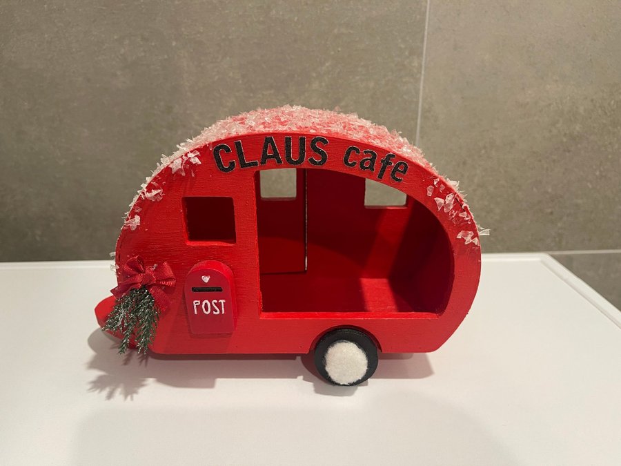 Nisses husvagn i trä - Claus cafe