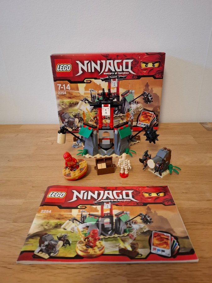 Lego Ninjago 2254 - Masters of Spinjitzu - Mountain Shrine