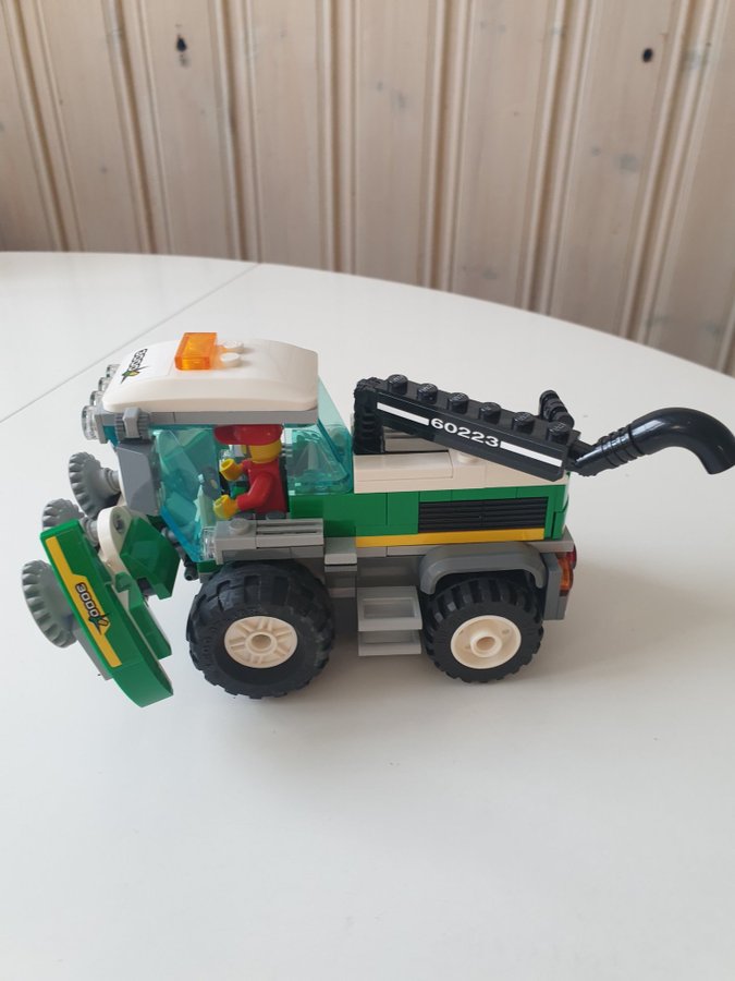 Lego 60223 - Skördetröska