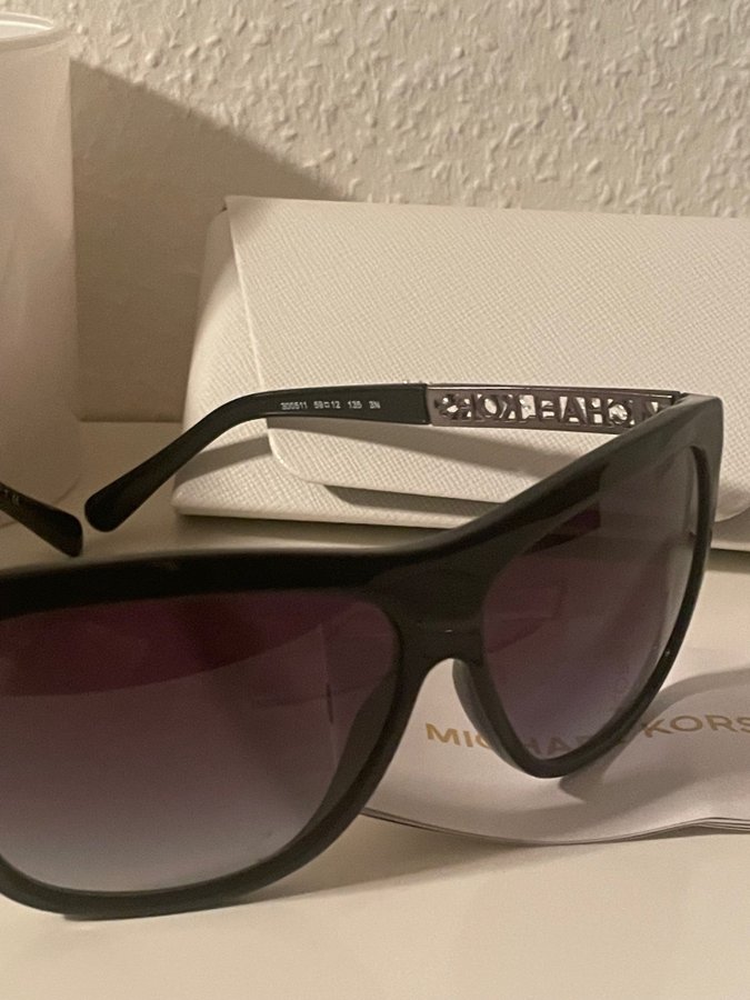 MICHAEL KORS SOLGLASÖGON DAM Sunglasses