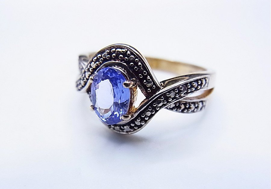 DESIGNER TANZANITE RING HARRY IVENS.