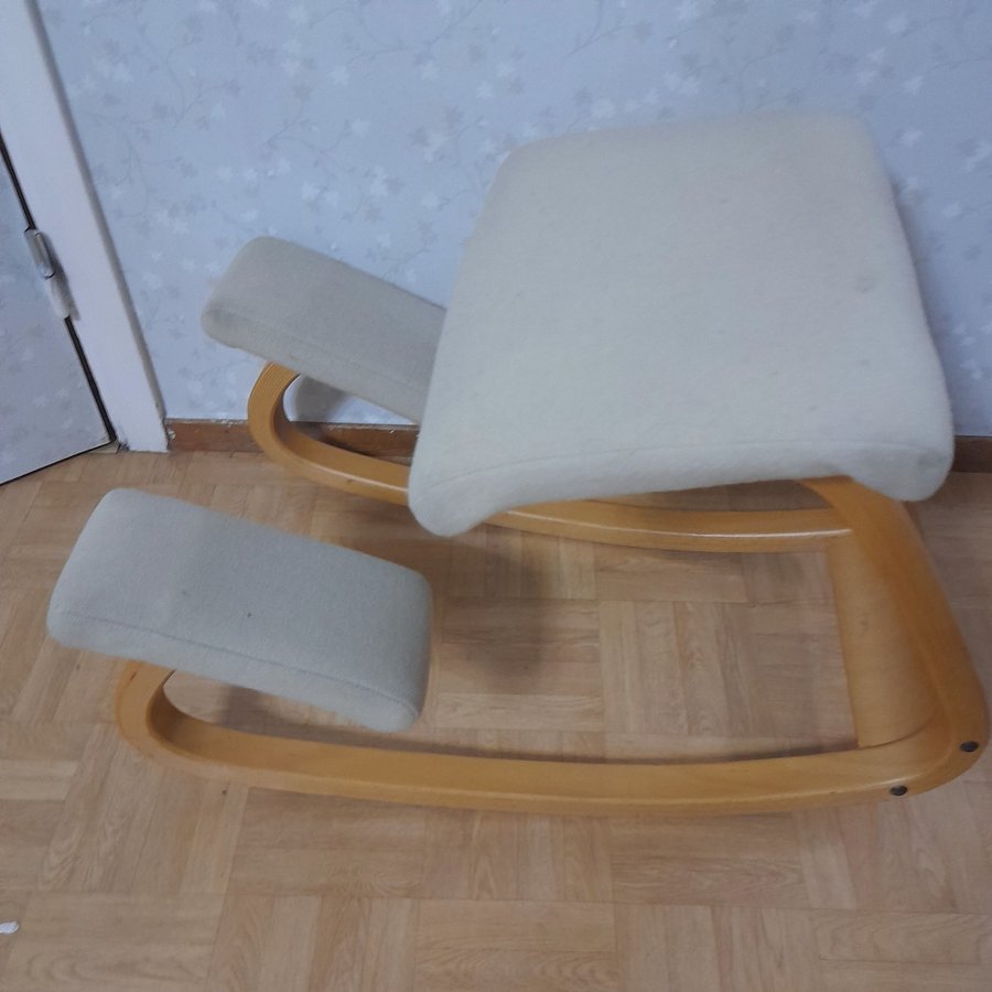 Ergonomisk knästol