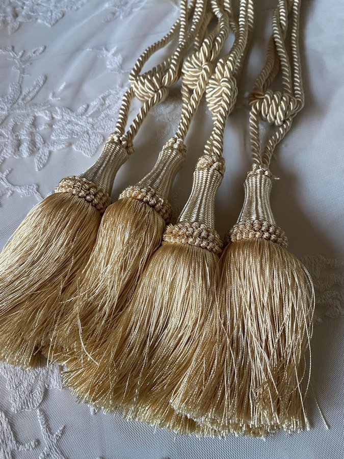 4 gardinomtag tassels tassel