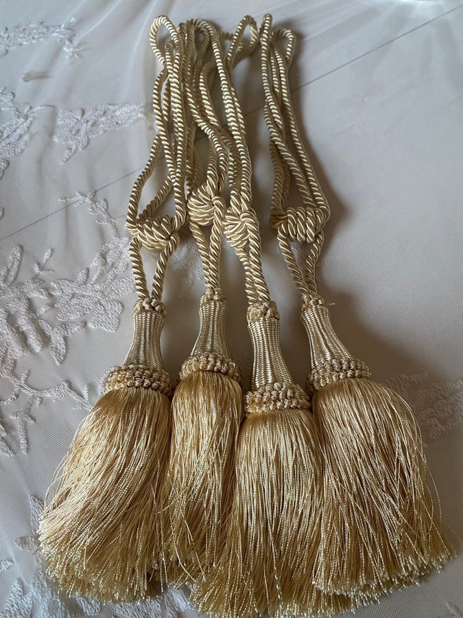 4 gardinomtag tassels tassel