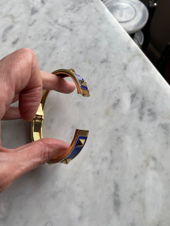 Oanvända  other stories armband och halsband Nyskick