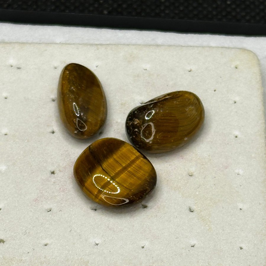 Natural Tiger eye 22,20 ct