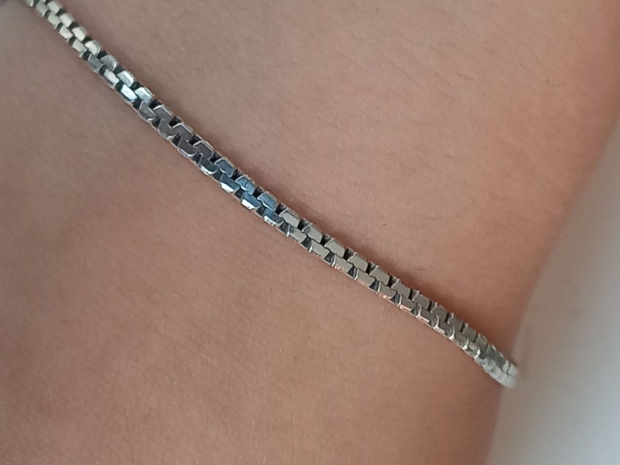 Minimalistisk ARMBAND äkta silver 835 manglad pansar