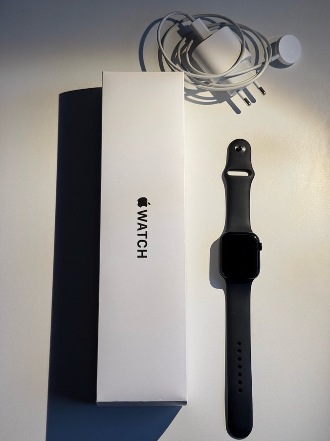 Apple Watch SE 2nd Gen 44 mm LTE (Midnight Alu/Midnight sport band)