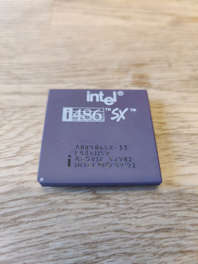 INTEL i486 SX 33MHz - RETRO