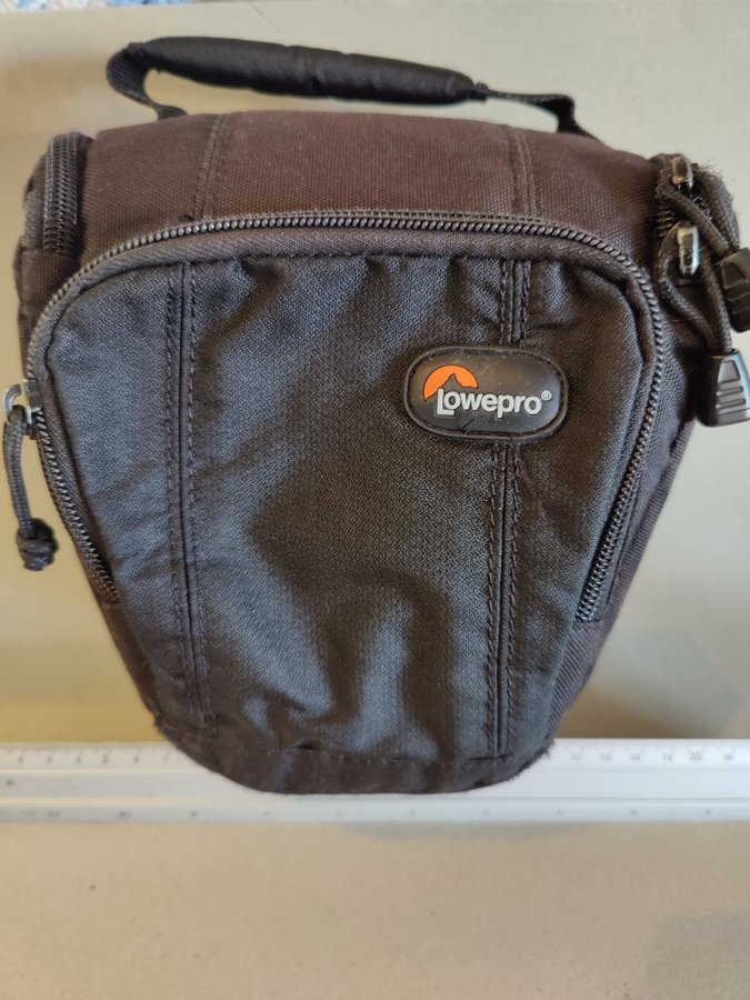 Kameraväska LowePro 10B x 10 D x 15H för DLSR + optik