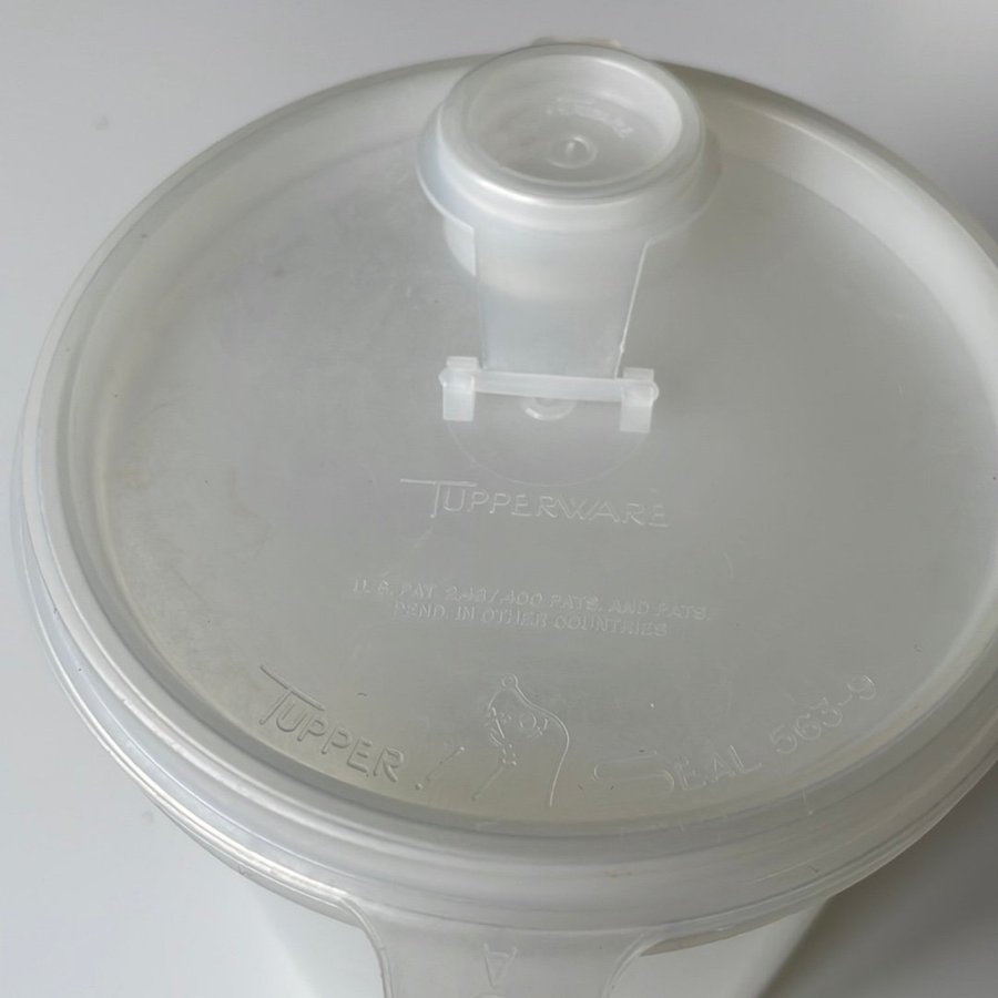 Tupperware förvaringsburk rymmer 1 liter