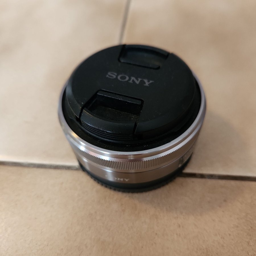 Sony 1.8/16 Objektiv