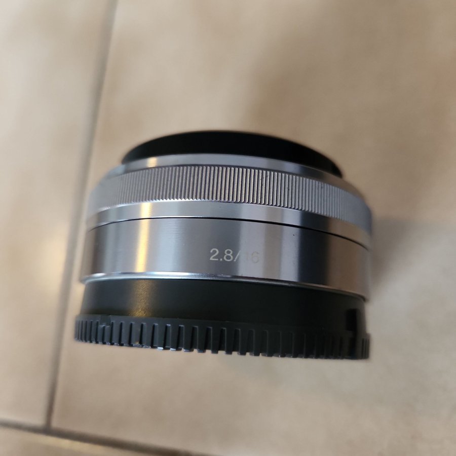 Sony 1.8/16 Objektiv