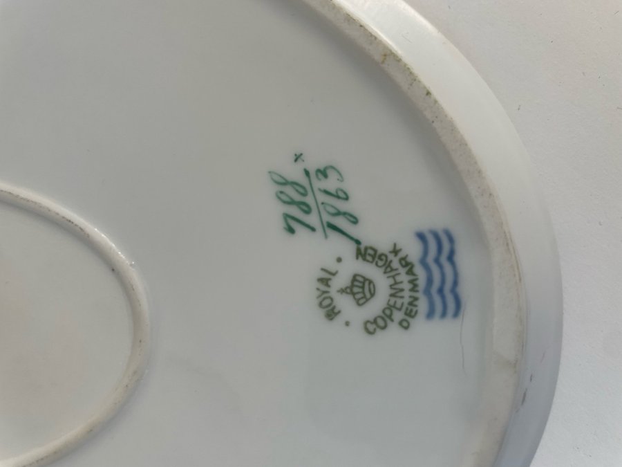 Royal Copenhagen oval Tallrik mönster 788 modell 1863