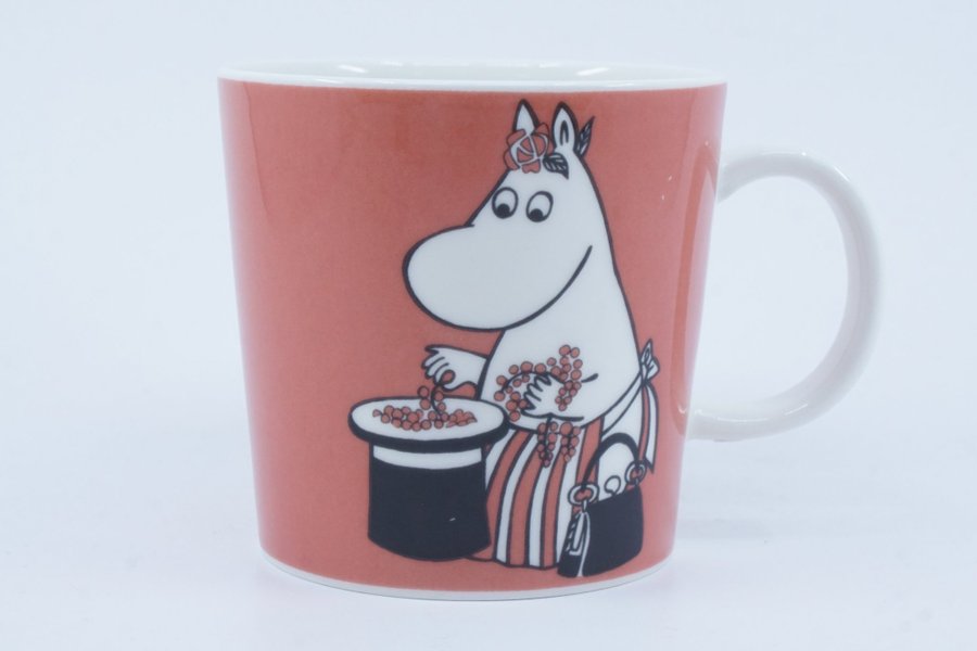 Muminmugg Muminmamma röd / Moomin Mug Moominmamma and Berries [B]