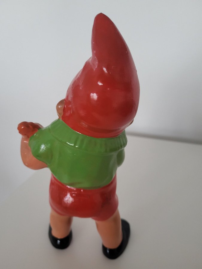 Äldre tomte i keramik