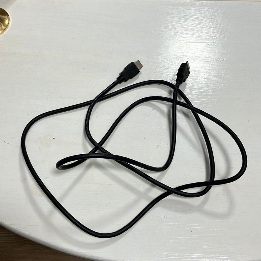 HDMI-kabel cirka 2.5 meter