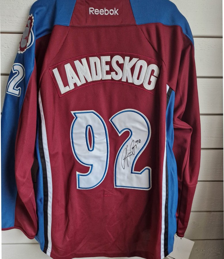 Signerad matchtröja Gabriel Landeskog Colorado Avalanche