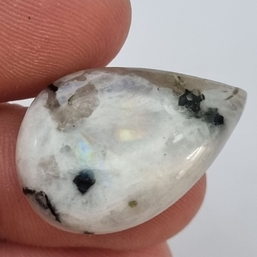 Rainbow Moonstone Cabochone