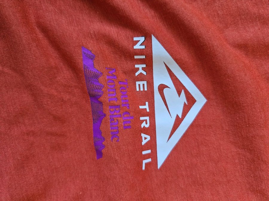 Nike Trail, mont blanc t-shirt, storlek S