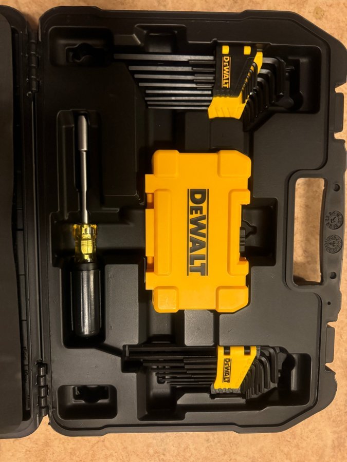 DEWALT 108-dels mekanikerverktygssats