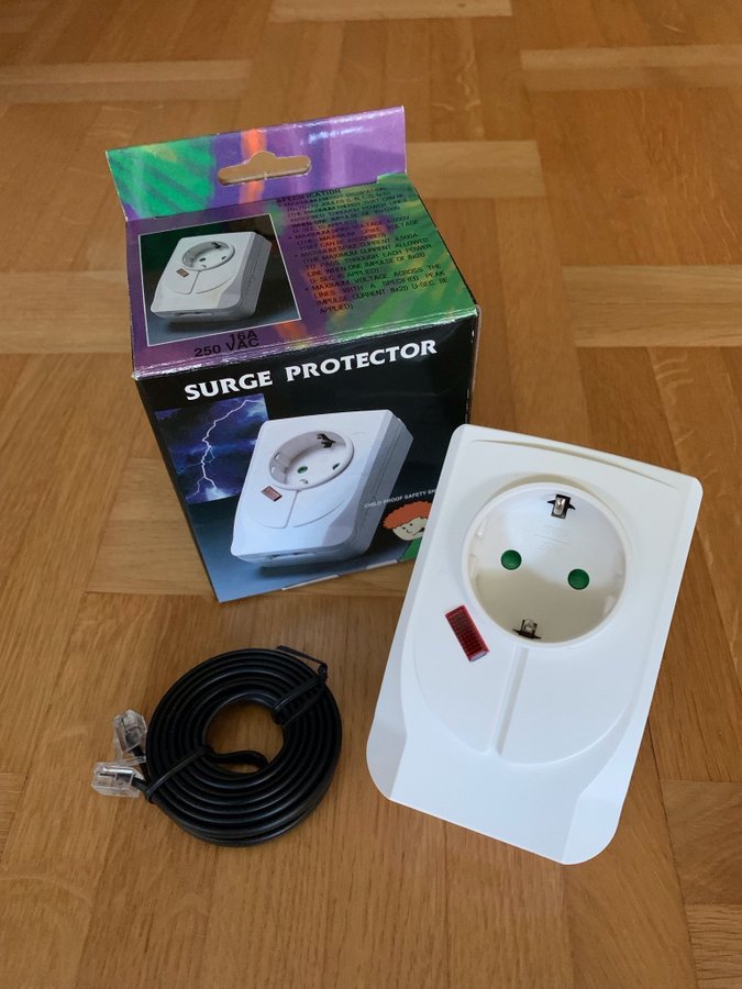 Åskskydd - Surge protector - överspänningsskydd - blixtskydd - NYTT