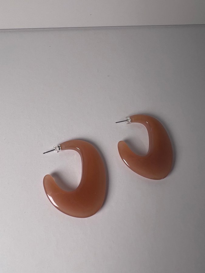  Other Stories beige earrings