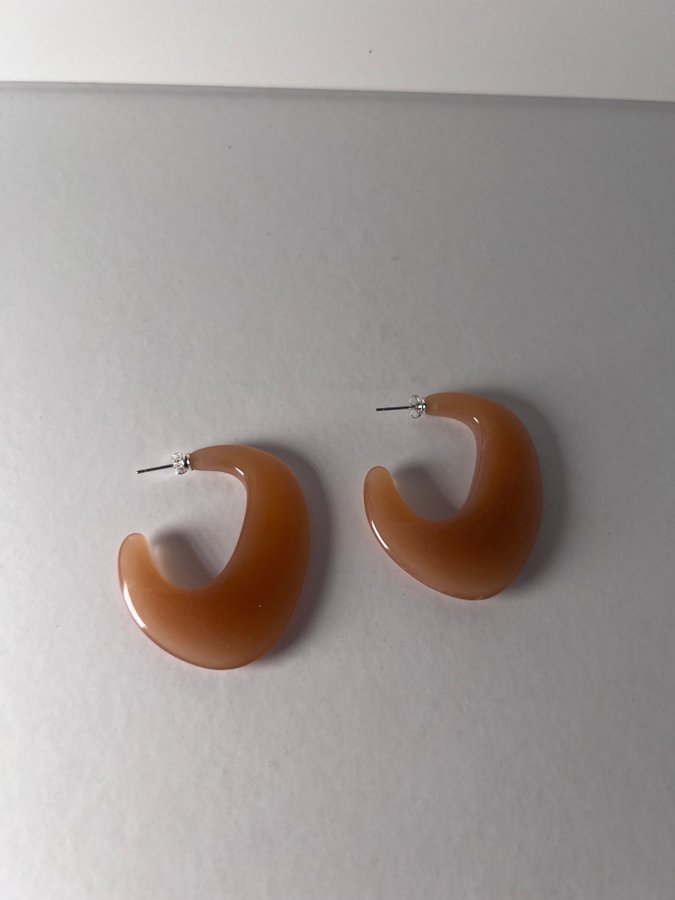  Other Stories beige earrings