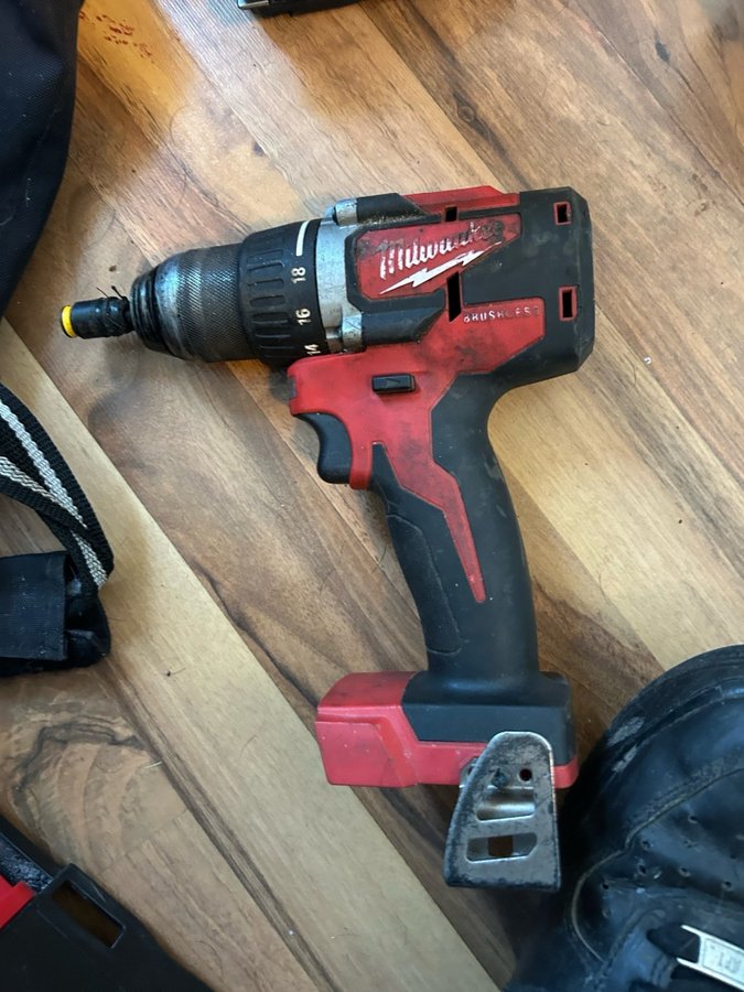 Milwaukee M18 Borr-/Skruvdragare 18V