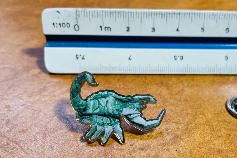 Skorpion, Enamel Pin