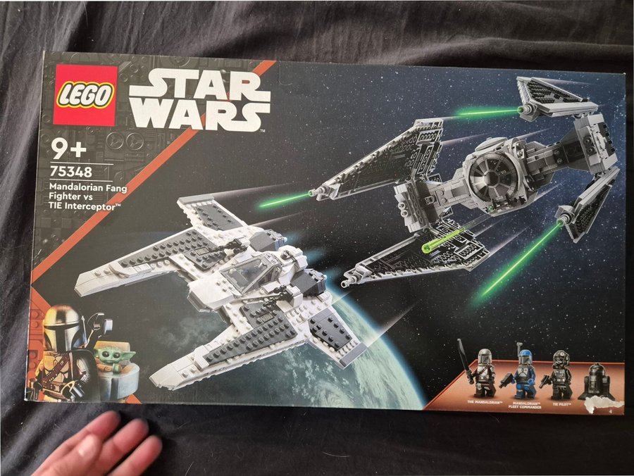 LEGO Star Wars 75348 Mandalorian's Fang vs TIE Interceptor