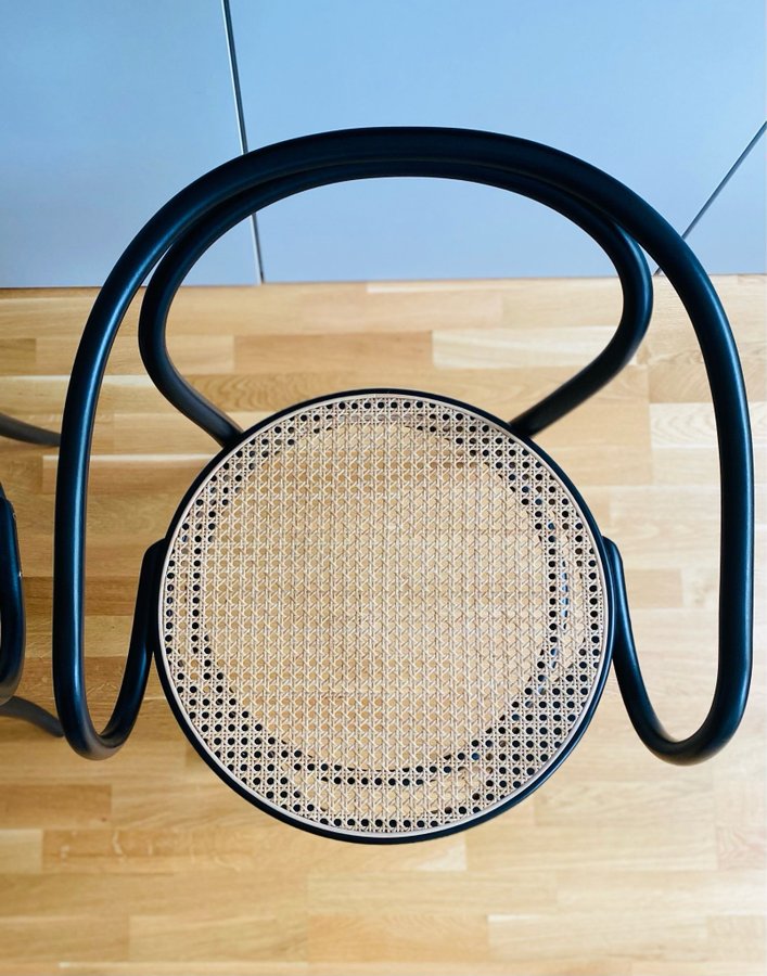 Thonet stolar med armstöd