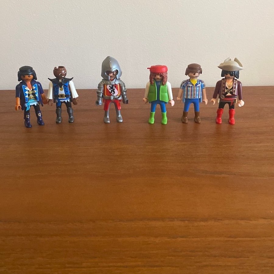 Playmobil figurer - pirat riddare hippie osv