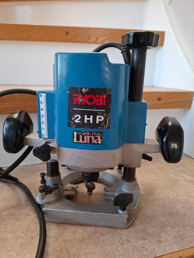 Ryobi R-S00 Fräs 2 HP