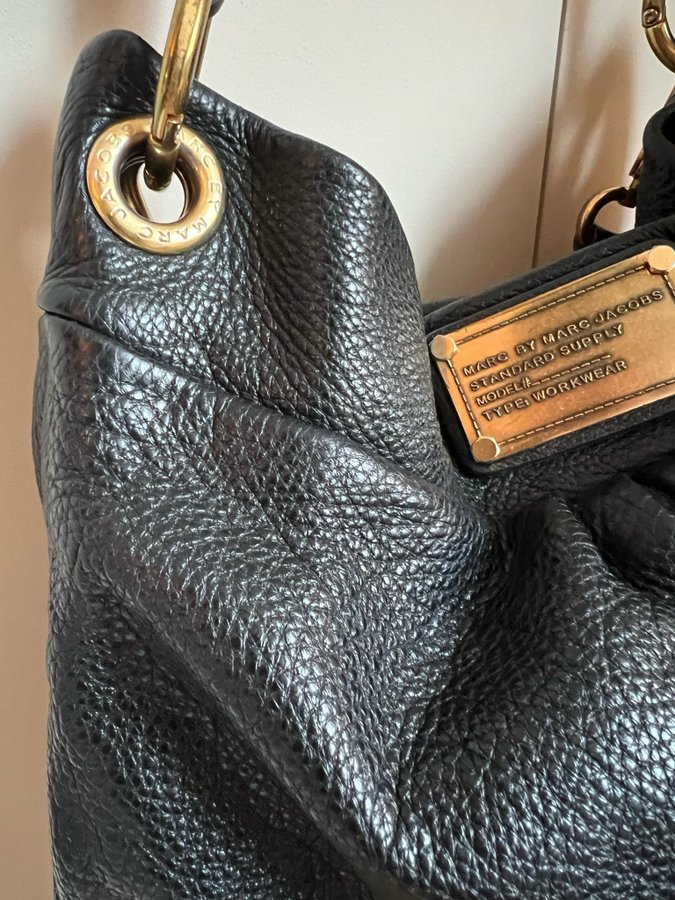 Axelremsväska från Marc Jacobs - Modell Hilleri Hobo