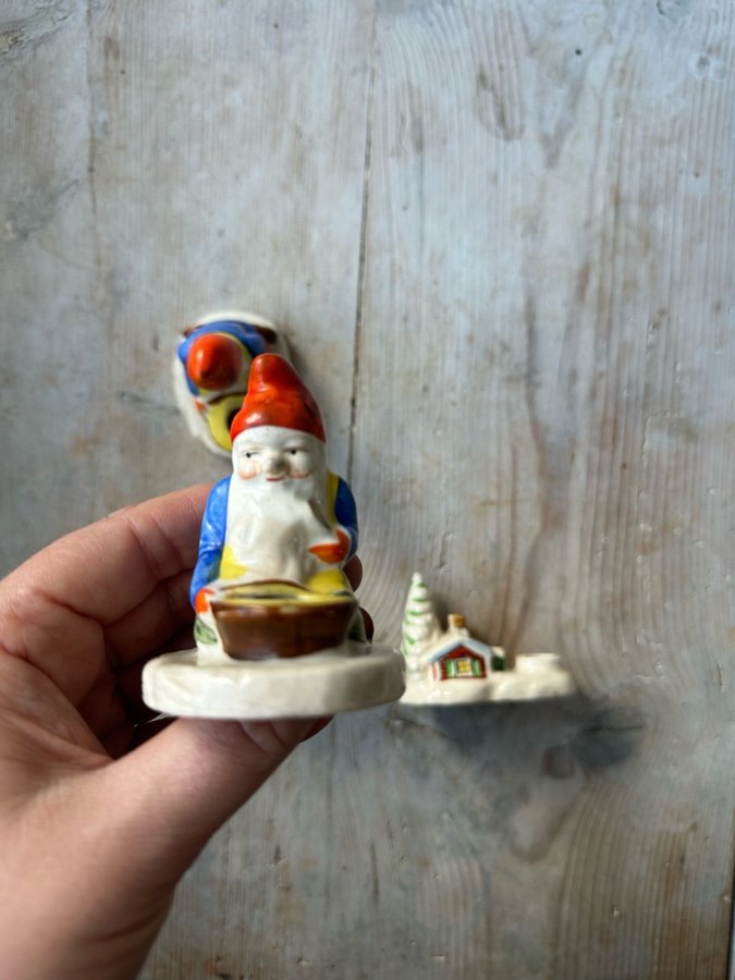 4 Ljusstakar import tomte och stuga i porslin vintage julpynt