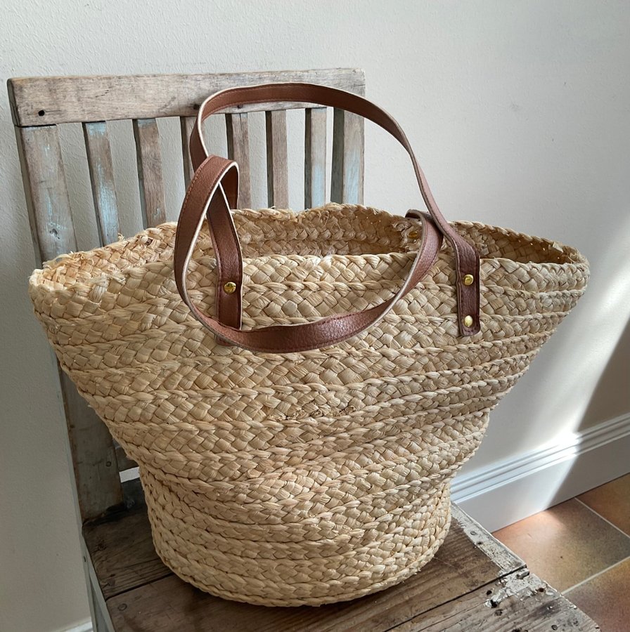 Härlig Stråväska Väska Korgväska Bärremmar i läder Boho Vintage