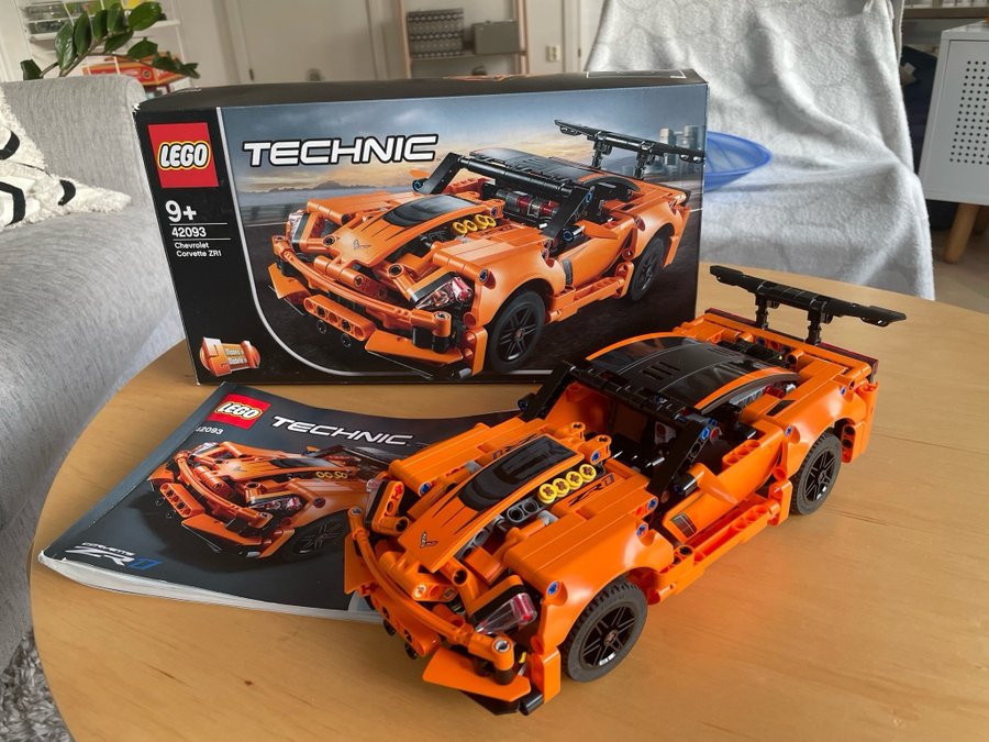 LEGO Technic 42093 Chevrolet Corvette ZRI