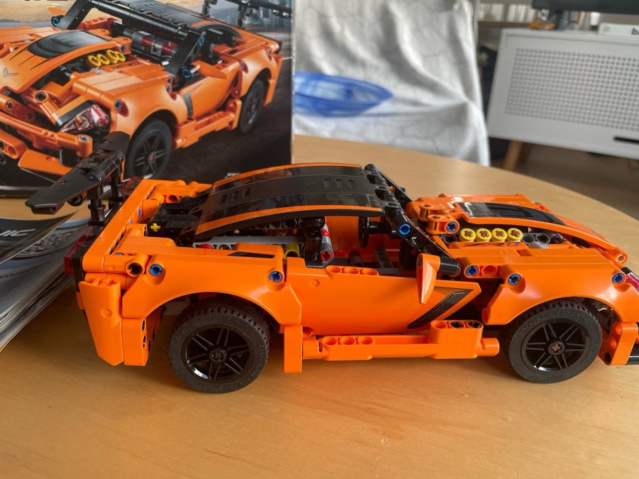 LEGO Technic 42093 Chevrolet Corvette ZRI