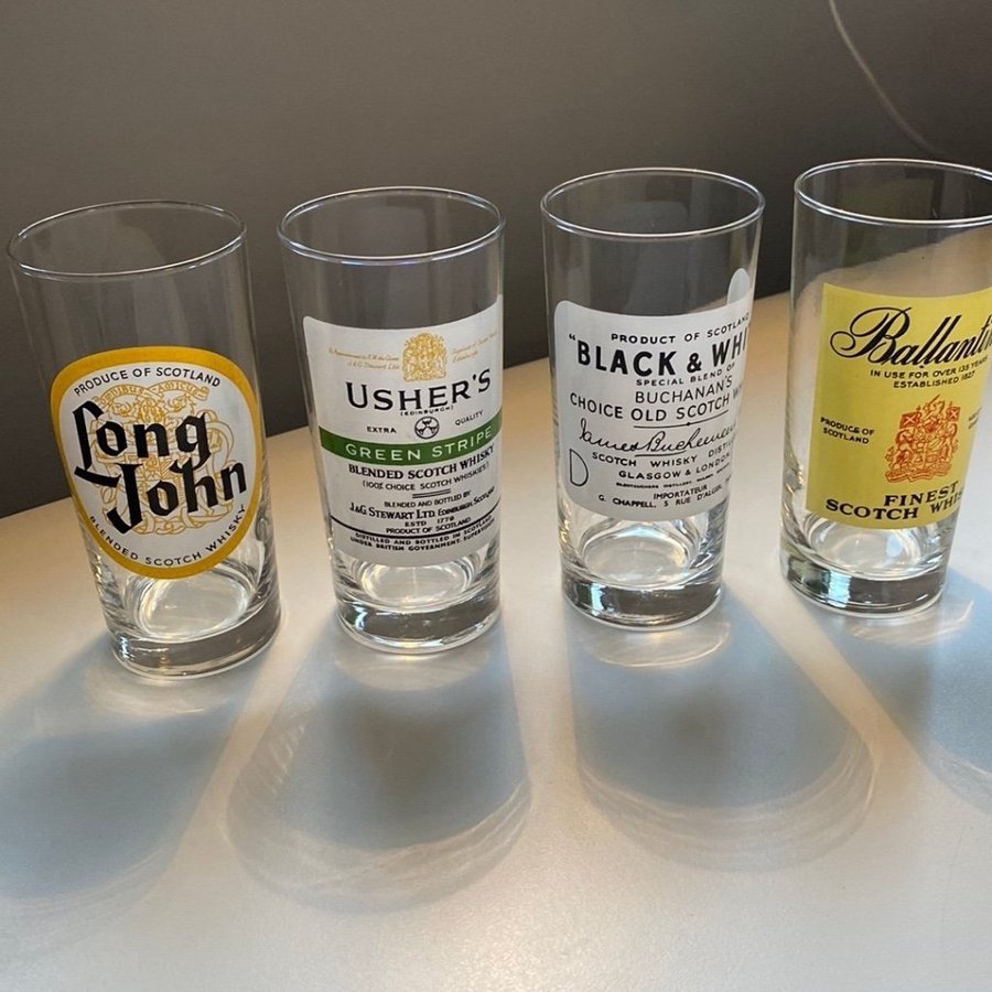 4 st Whiskyglas med olika märken