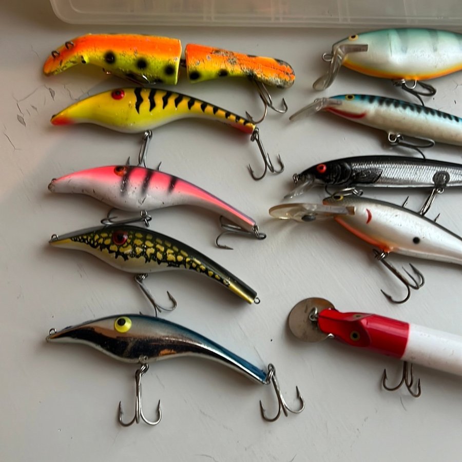 Zalt,Rapala,Abu garcia ,drifter tackel,wobblers.