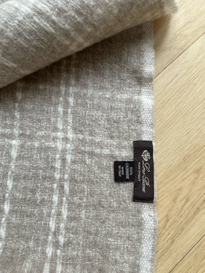 Loro Piana cashmere scarf