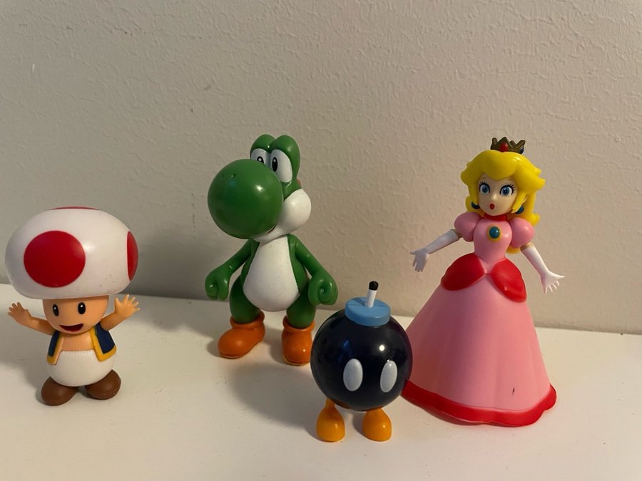 4 st. Super Mario figurer