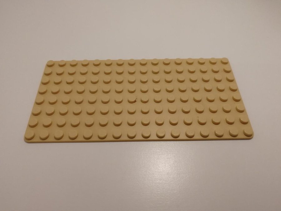 Lego - platta - baseplate - tunn botten - 8x16 - part 3865 - ljusbiege (tan)